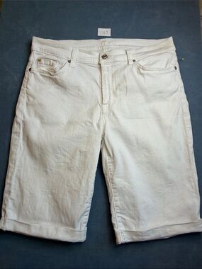 7 For All Mankind Women's White Denim Shorts - Classic Rolled Hem Size 32